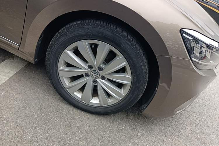 Used Volkswagen Passat 2019 330TSI Elite Edition China VI Right Front Wheel Hub