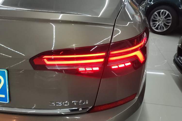 Used Volkswagen Passat 2019 330TSI Luxury Edition China V Standard Right Rear Taillight