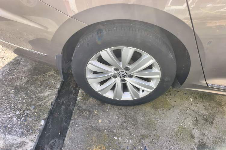 Used Volkswagen Passat 2019 330TSI Elite Edition China V Standard Right Rear Wheel Hub