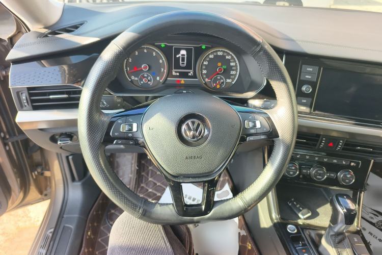 Used Volkswagen Passat 2019 330TSI Elite Edition China V Standard Steering Wheel