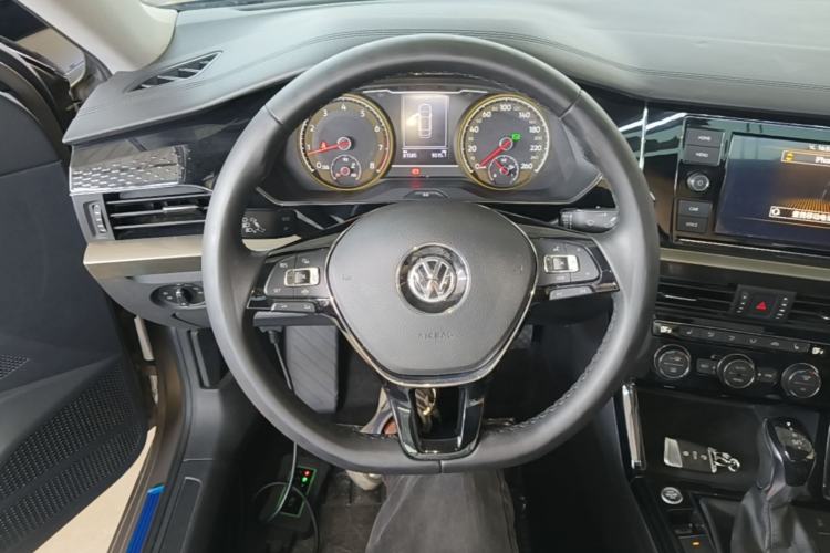 Used Volkswagen Passat 2019 330TSI Elite Edition China V Standard Steering Wheel