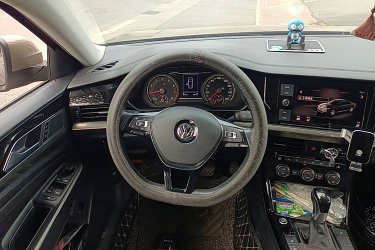 Used Volkswagen Passat 2019 330TSI Elite Edition China VI Steering Wheel
