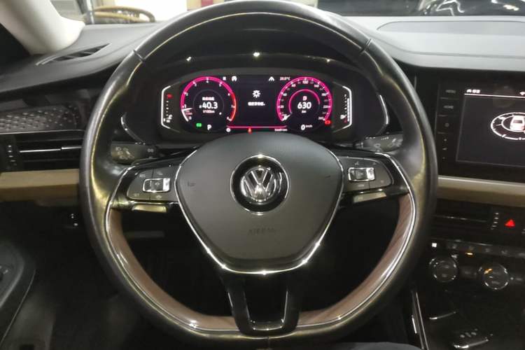 Used Volkswagen Passat 2019 330TSI Luxury Edition China V Standard Steering Wheel