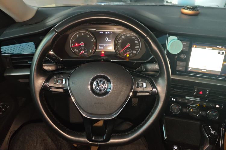 Used Volkswagen Passat 2019 330TSI Elite Edition China V Standard Steering Wheel