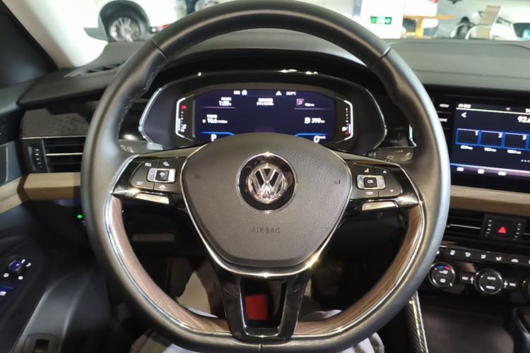 Used Volkswagen Passat 2019 330TSI Luxury Edition China V Standard Steering Wheel