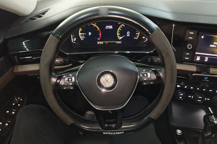 Used Volkswagen Passat 2019 330TSI Luxury Edition China V Standard Steering Wheel