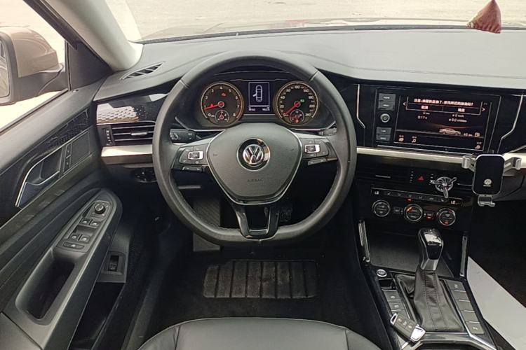Used Volkswagen Passat 2019 330TSI Elite Edition China VI Steering Wheel