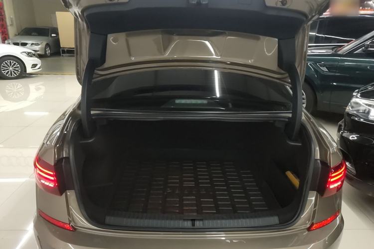 Used Volkswagen Passat 2019 330TSI Luxury Edition China V Standard Trunk