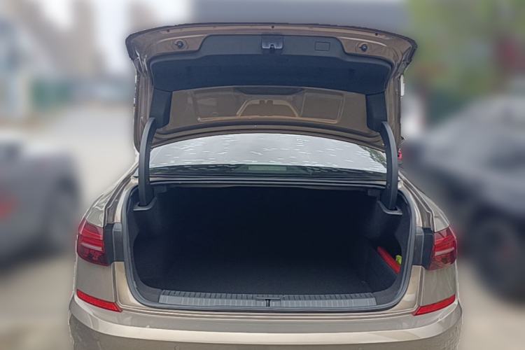 Used Volkswagen Passat 2019 330TSI Elite Edition China VI Trunk