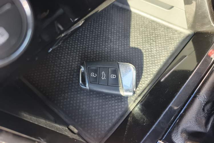 Used Volkswagen Passat 2019 330TSI Elite Edition China V Standard Vehicle Key