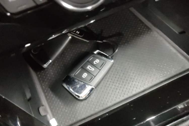Used Volkswagen Passat 2019 330TSI Luxury Edition China V Standard Vehicle Key