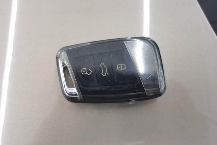 Used Volkswagen Passat 2019 330TSI Luxury Edition China VI Standard Vehicle Key
