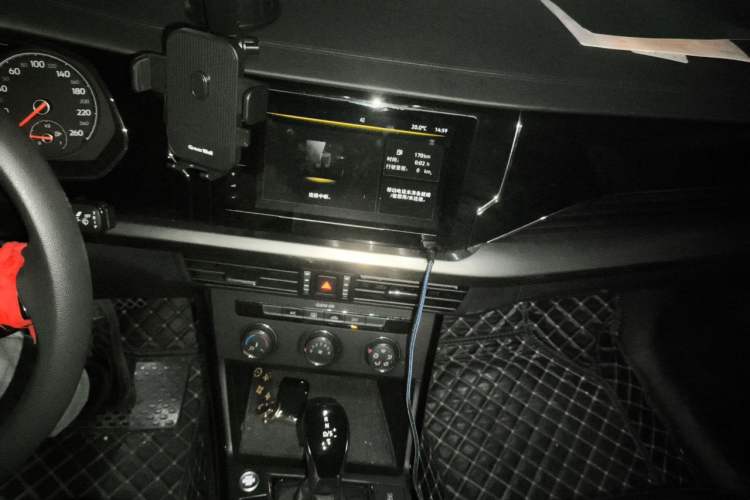 Used Volkswagen Passat 2020 280TSI Business Edition China VI Standard Audio And AC Panel