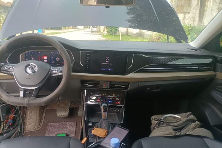 Used Volkswagen Passat 2020 330TSI Luxury Edition China VI Audio And AC Panel
