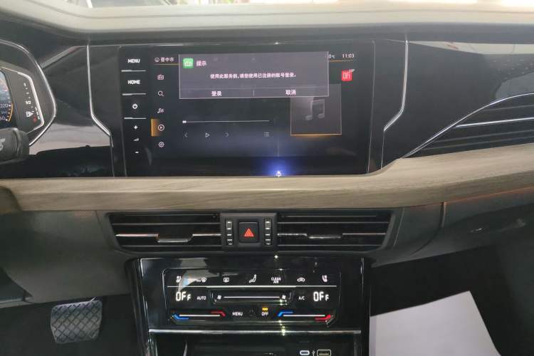 Used Volkswagen Passat 2020 Revised Version 330TSI Luxury Edition China VI Standard Audio And AC Panel