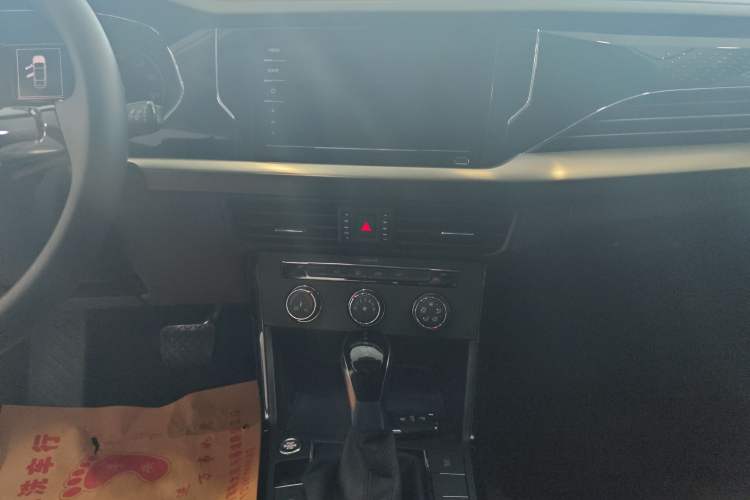 Used Volkswagen Passat 2020 Revised Version 280TSI Business Edition China VI Standard Audio And AC Panel