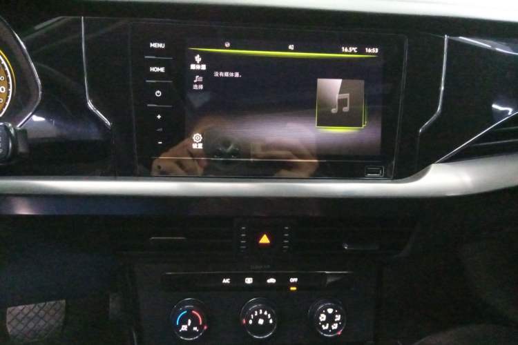 Used Volkswagen Passat 2020 Revised Version 280TSI Business Edition China VI Standard Audio And AC Panel
