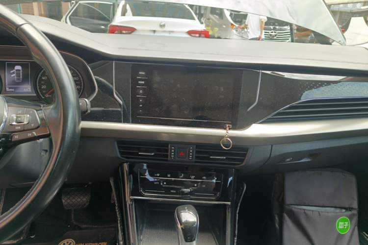 Used Volkswagen Passat 2020 330TSI Elite Edition China VI Audio And AC Panel
