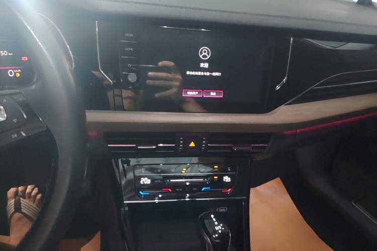 Used Volkswagen Passat 2020 330TSI Luxury Edition China VI Audio And AC Panel