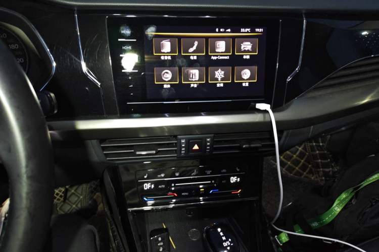 Used Volkswagen Passat 2020 330TSI Elite Edition China VI Audio And AC Panel