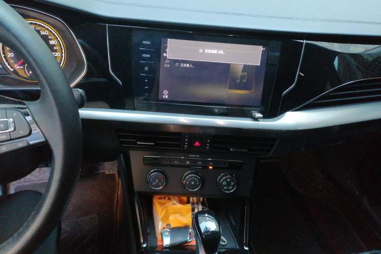 Used Volkswagen Passat 2020 Facelift 330TSI Elite Edition China VI Standard Audio And AC Panel