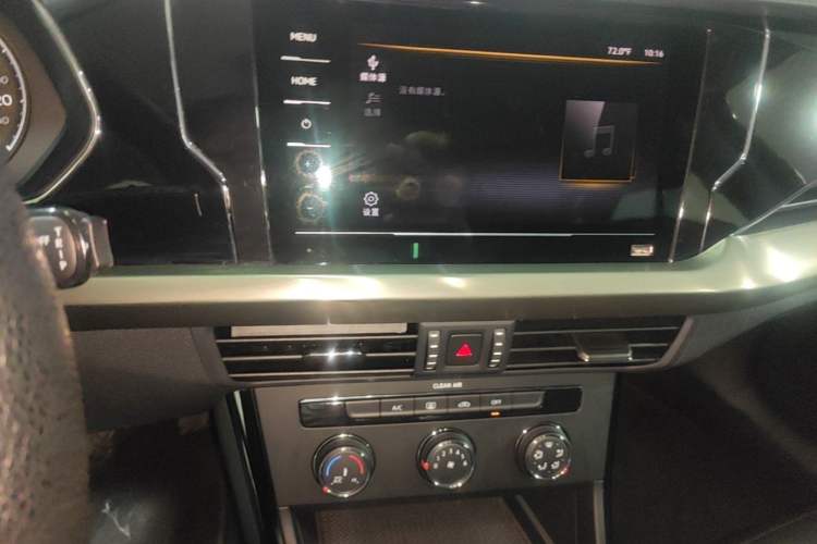 Used Volkswagen Passat 2020 Revised Version 280TSI Business Edition China VI Standard Audio And AC Panel