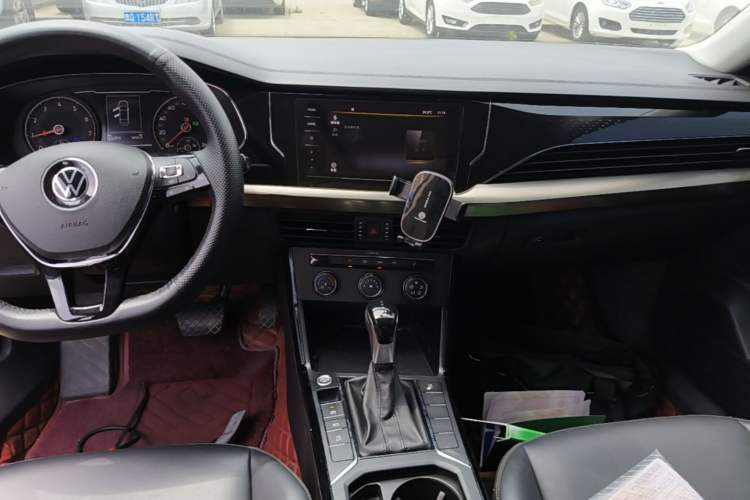 Used Volkswagen Passat 2020 Revised Version 280TSI Business Edition China VI Standard Audio And AC Panel