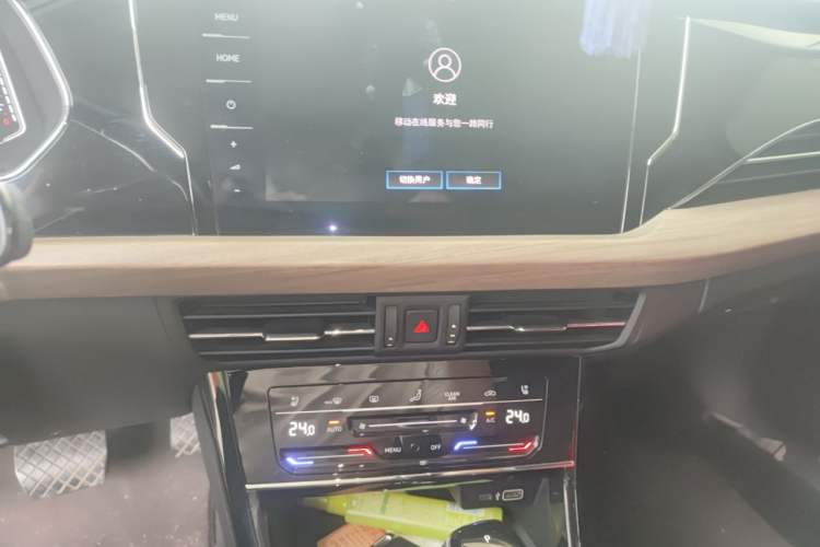 Used Volkswagen Passat 2020 330TSI Luxury Edition China VI Audio And AC Panel