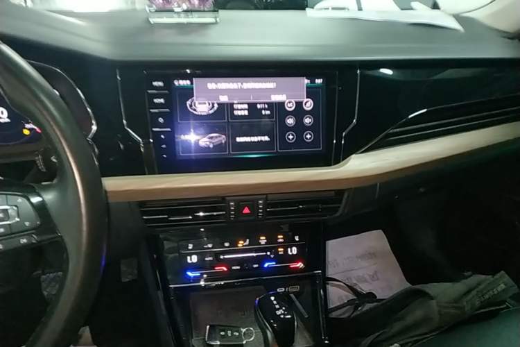 Used Volkswagen Passat 2020 330TSI Luxury Edition China VI Audio And AC Panel