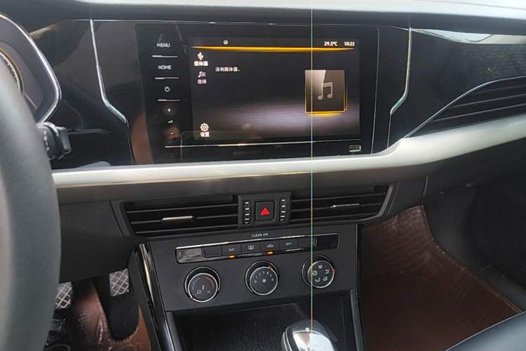 Used Volkswagen Passat 2020 Revised Version 280TSI Business Edition China VI Standard Audio And AC Panel