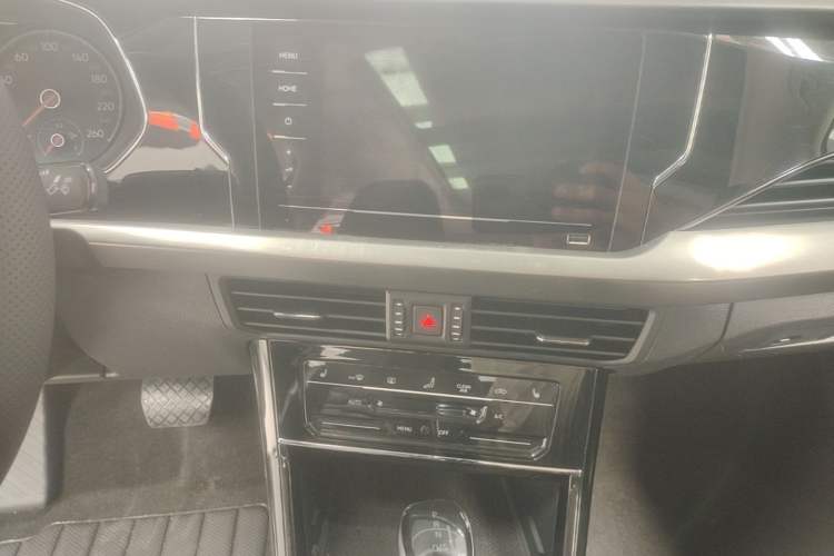 Used Volkswagen Passat 2020 330TSI Elite Edition China VI Audio And AC Panel