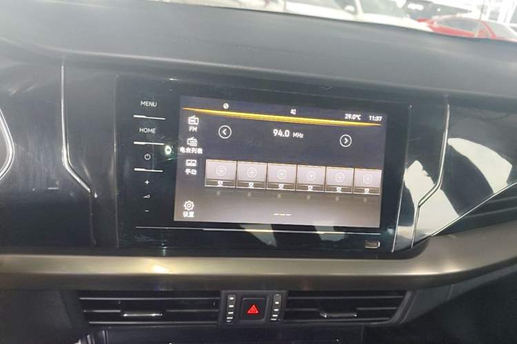 Used Volkswagen Passat 2020 Facelift 330TSI Elite Edition China VI Standard Audio And AC Panel
