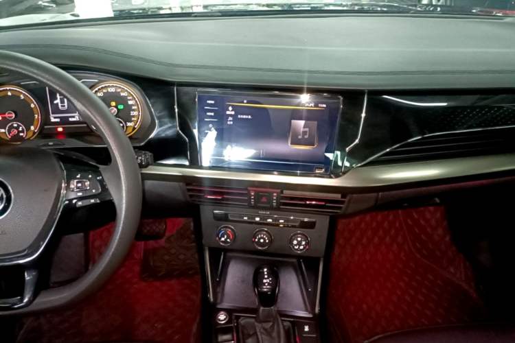 Used Volkswagen Passat 2020 Revised Version 280TSI Business Edition China VI Standard Audio And AC Panel