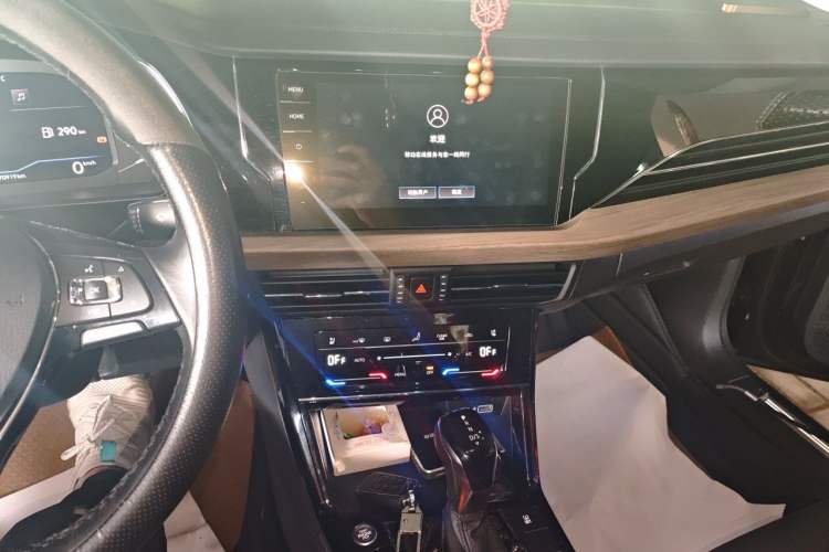Used Volkswagen Passat 2020 330TSI Luxury Edition China VI Audio And AC Panel
