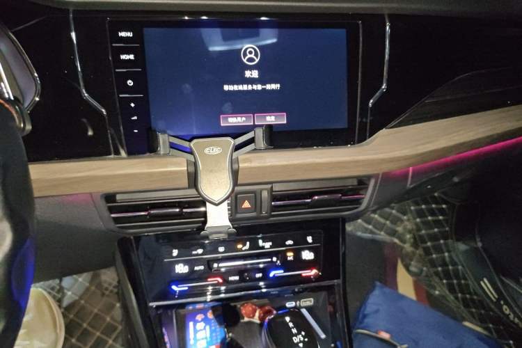 Used Volkswagen Passat 2020 330TSI Luxury Edition China VI Audio And AC Panel