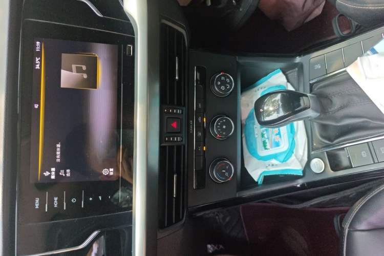 Used Volkswagen Passat 2020 280TSI Business Edition China VI Standard Audio And AC Panel