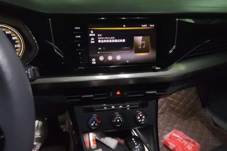 Used Volkswagen Passat 2020 280TSI Business Edition China VI Standard Audio And AC Panel