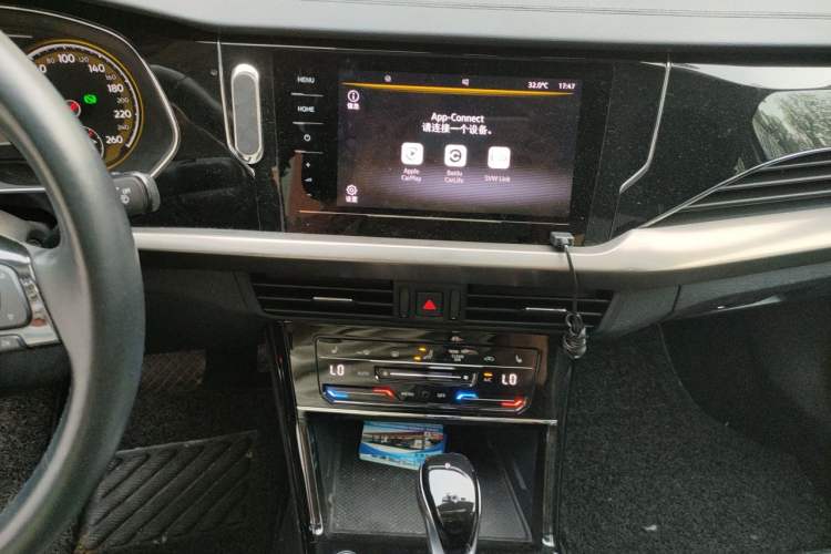 Used Volkswagen Passat 2020 Revised Version 280TSI Elite Edition China VI Standard Audio And AC Panel