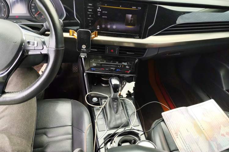 Used Volkswagen Passat 2020 330TSI Elite Edition China VI Audio And AC Panel