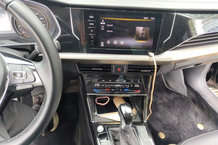 Used Volkswagen Passat 2020 330TSI Elite Edition China VI Audio And AC Panel