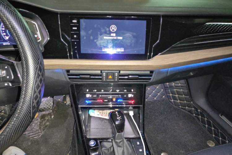 Used Volkswagen Passat 2020 330TSI Prestige Edition China VI Standard Audio And AC Panel