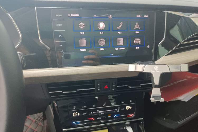 Used Volkswagen Passat 2020 330TSI Luxury Edition China VI Audio And AC Panel