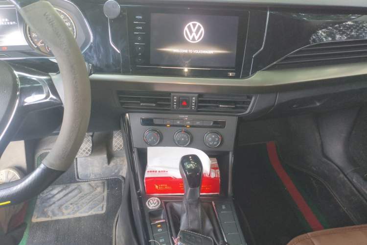 Used Volkswagen Passat 2020 Revised Version 280TSI Business Edition China VI Standard Audio And AC Panel