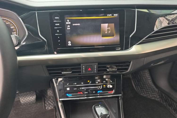 Used Volkswagen Passat 2020 330TSI Elite Edition China VI Audio And AC Panel