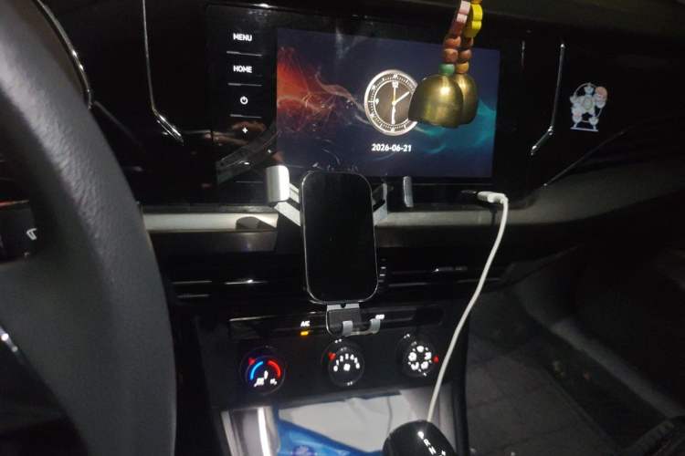Used Volkswagen Passat 2020 280TSI Business Edition China VI Standard Audio And AC Panel