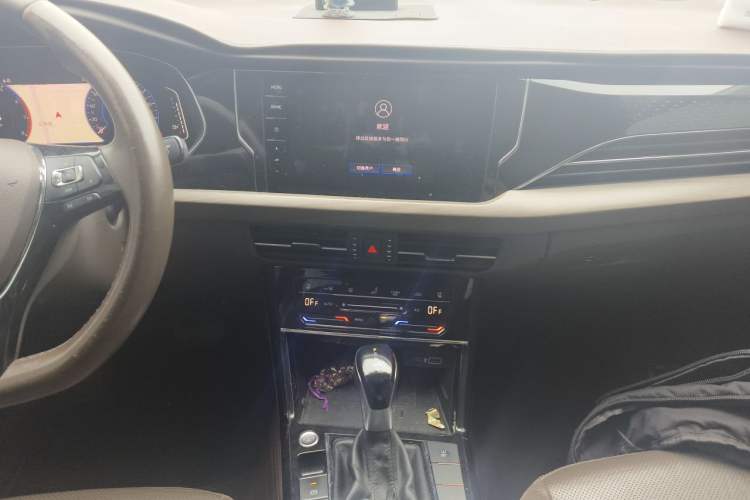 Used Volkswagen Passat 2020 330TSI Luxury Edition China VI Audio And AC Panel