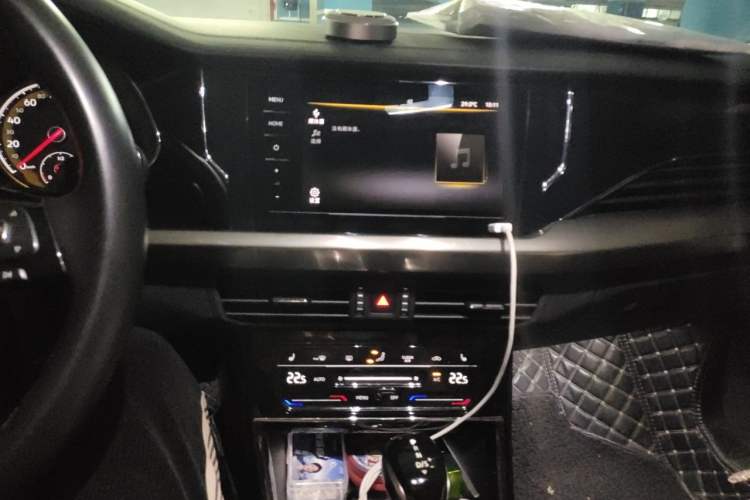 Used Volkswagen Passat 2020 330TSI Elite Edition China VI Audio And AC Panel