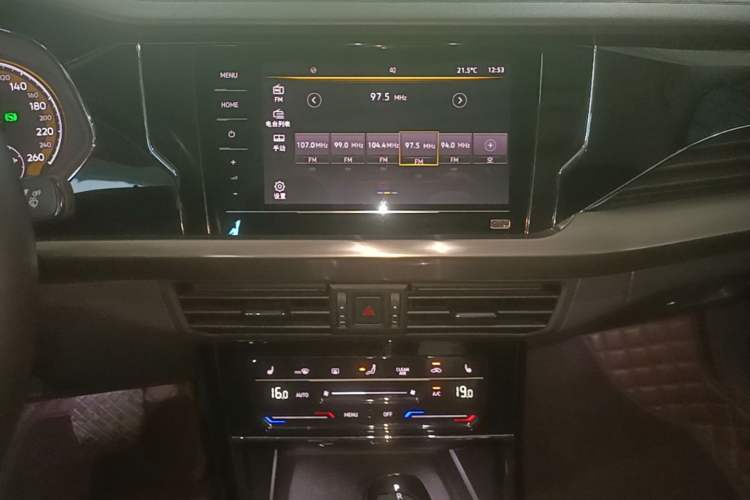 Used Volkswagen Passat 2020 Revised Version 280TSI Elite Edition China VI Standard Audio And AC Panel