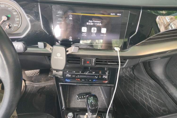 Used Volkswagen Passat 2020 330TSI Elite Edition China VI Audio And AC Panel