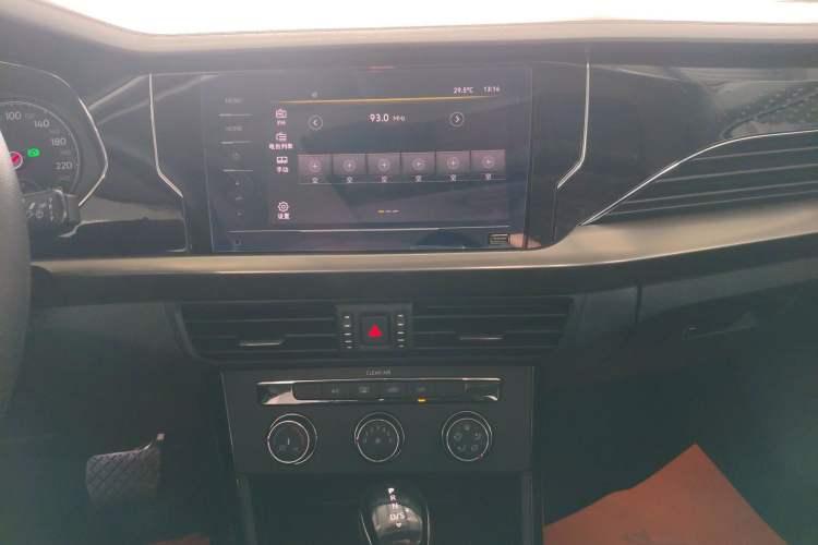 Used Volkswagen Passat 2020 Revised Version 280TSI Business Edition China VI Standard Audio And AC Panel